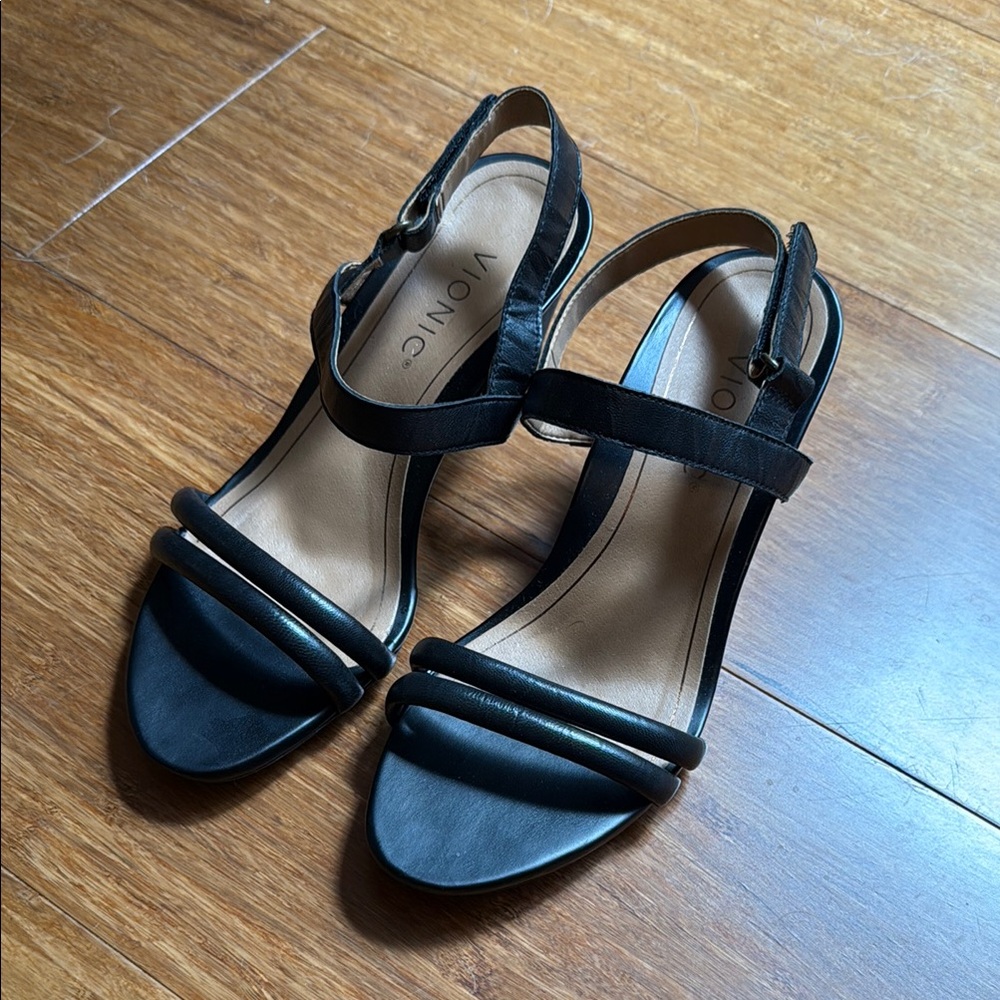 Vionic Women's Black Sandals